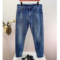 普段見ないデザインばかり ジーンズ 春夏コレクション新品 ヴェルサーチVERSACE