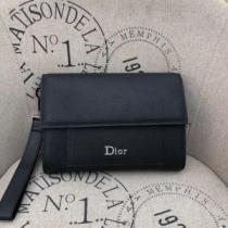 ポーチ  高級感のある素材 ディオール 2026年春限定  DIOR 一番手に入れやすい.542.