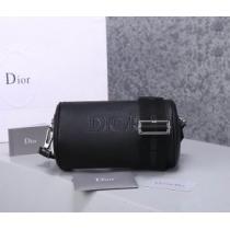 差をつけたい人にもおすすめ ショルダーバッグ 今季の主力おすすめ ディオール DIOR.542.