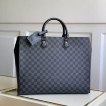 エレガントな雰囲気 ルイ ヴィトン LOUIS VUITTON おしゃれな人が持っている ビジネスバッグ.45.