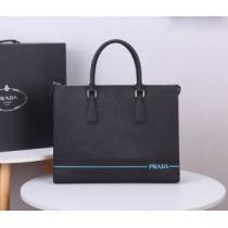 今なお素敵なアイテムだ ビジネスバッグ 海外大人気 プラダ PRADA 今年の春トレンド.57.