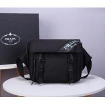 ショルダーバッグ ストリート感あふれ プラダ PRADA 普段使いにも最適なアイテム.57.