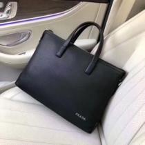 プラダ 累積売上総額第１位 PRADA 20SS☆送料込 ハンドバッグ  破格値.57.
