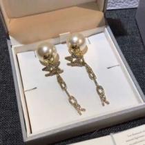 春夏コレクション新品 20SSトレンド ディオール DIOR  ピアス 本当に嬉しいアイテム.222.