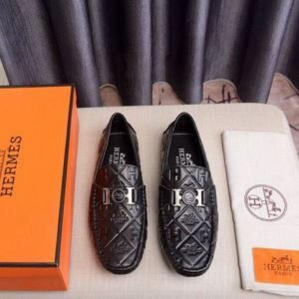 エルメス 通勤通学どちらでも使え HERMES 限定アイテムが登場 ローファー 万能に使える