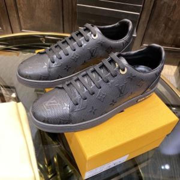 2色可選  2026モデル ルイ ヴィトン LOUIS VUITTON ストリート感あふれ スニーカー 人気の高いブランド