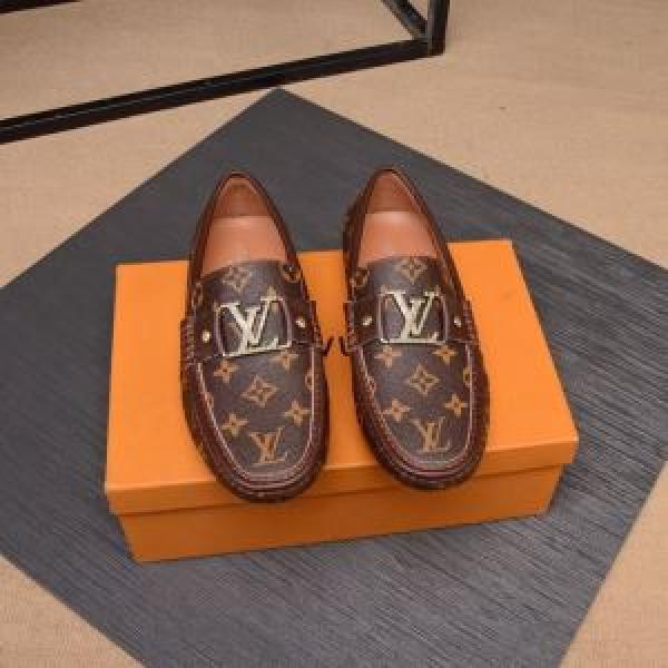 お手頃プライス ルイ ヴィトン 2色可選 LOUIS VUITTON コーデの完成度を高める スニーカー さらに魅力的
