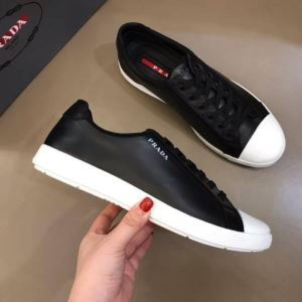 2色可選 シンプルなファッション スニーカー この時期の一番人気は プラダ PRADA