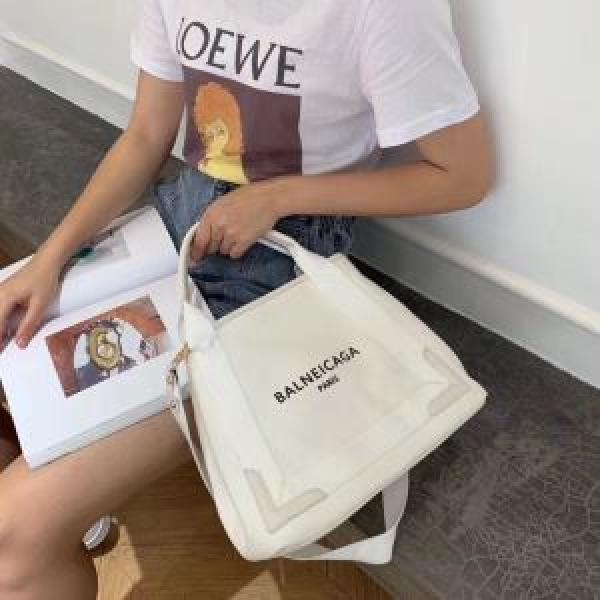 BALENCIAGA  大幅割引価格 バレンシアガ 今年の春トレンド  レディースバッグ 大人の新作こそ.51.