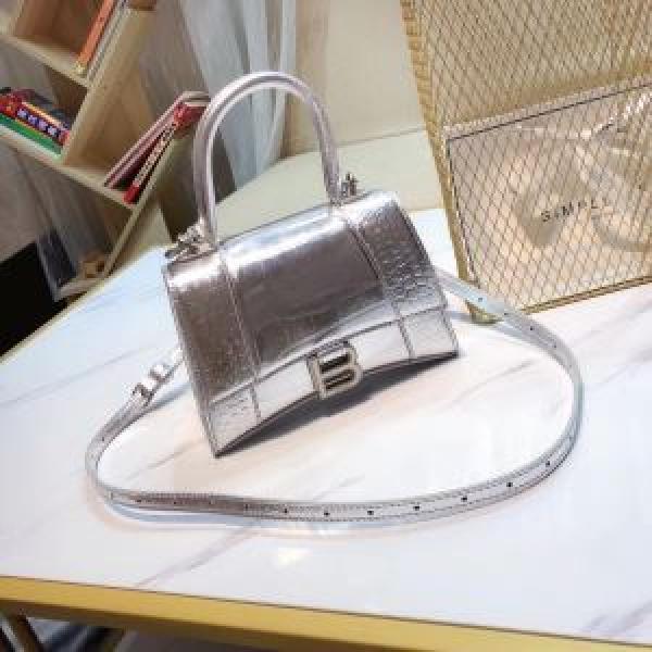 非常にシンプルなデザインな レディースバッグ 価格帯が低い バレンシアガ BALENCIAGA.51.