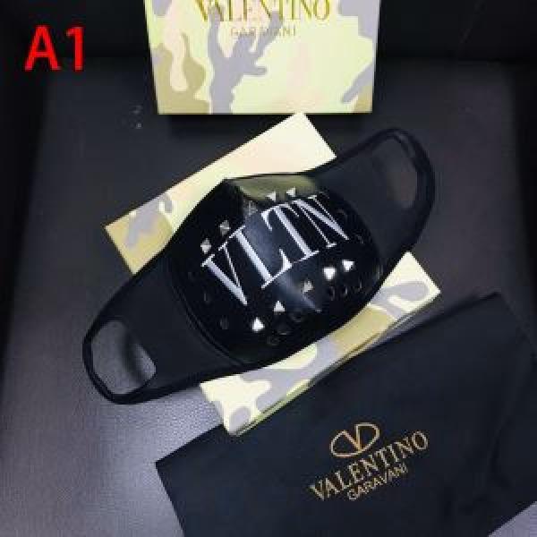 3色可選限定アイテムが登場  VALENTINO ヴァレンティノ 人気ランキング最高 マスク 2026年春夏コレクション