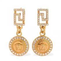 VERSACE 2026話題の商品 ヴェルサーチ 着こなしを楽しむ ピアス  有名ブランドです.223.