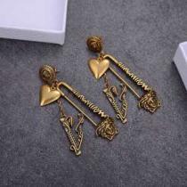 ヴェルサーチ20SSトレンド注目されている VERSACE ピアス 一番手に入れやすい.223.