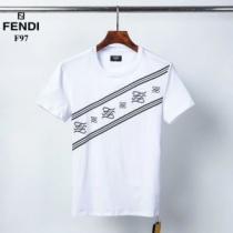 2色可選 絶対に見逃せない 半袖Tシャツ おしゃれに大人の必見 フェンディ FENDI