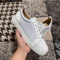 日本未入荷カラー ランニングシューズ 最もオススメ クリスチャンルブタン Christian Louboutin
