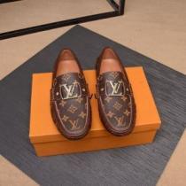 お手頃プライス ルイ ヴィトン 2色可選 LOUIS VUITTON コーデの完成度を高める スニーカー さらに魅力的