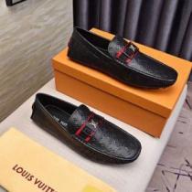 スニーカー 差をつけたい人にもおすすめ ルイ ヴィトン 春夏コレクション新品 LOUIS VUITTON