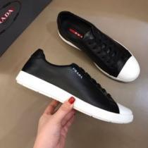 2色可選 シンプルなファッション スニーカー この時期の一番人気は プラダ PRADA