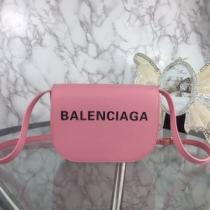 上品に着こなせ 3色可選 バレンシアガ BALENCIAGA 注目を集めてる  レディースバッグ 海外限定ライン.51.