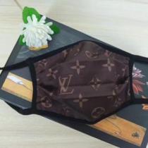 デザインお洒落  LOUIS VUITTON ルイ ヴィトン どのアイテムも手頃な価格で マスク 2026春新作