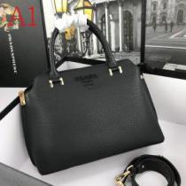 多色可選 この時期の一番人気は プラダ さらに魅力的 PRADA コーデの完成度を高める レディースバッグ.68.