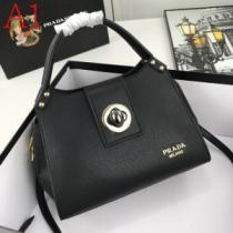 普段見ないデザインばかり プラダ PRADA 多色可選 程よい最新作 レディースバッグ.68.