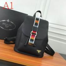 3色可選 海外でも人気なブランド プラダ PRADA 高級感のある素材 レディースバッグ.68.