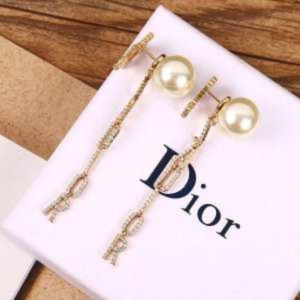 ディオール普段使いにも最適なアイテム  DIOR 安心安全人気通販 イヤリング ストリート界隈でも人気.222.