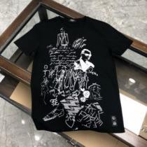 半袖Tシャツ 2色可選 2026年春限定 フェンディ今なお素敵なアイテムだ  FENDI 今年の春トレンド