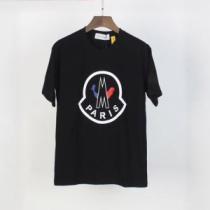 2色可選 モンクレール大人気のブランドの新作  MONCLER 取り入れやすい 半袖Tシャツ 確定となる上品