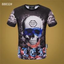 PHILIPP PLEIN エレガントな雰囲気 フィリッププレイン  おしゃれな人が持っている  半袖Tシャツ