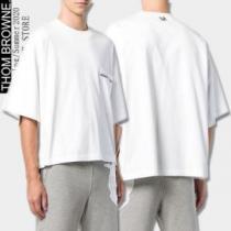 この時期の一番人気は 半袖Tシャツ 多色可選 コーデの完成度を高める トムブラウン THOM BROWNE