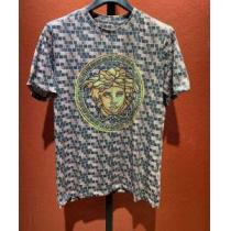 世界共通のアイテム ヴェルサーチ VERSACE 是非ともオススメしたい...