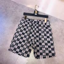 BURBERRY  幅広いアイテムを展開 バーバリー 海外でも人気なブランド ショートパンツ  2026年春限定