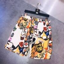 この時期の一番人気は ショートパンツ コーデの完成度を高める フェンディさらに魅力的  FENDI