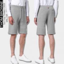 2色可選 トムブラウン 世界共通のアイテム THOM BROWNE 是非ともオススメしたい ショートパンツ