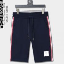 2色可選 THOM BROWNE  有名ブランドです トムブラウン  限定品が登場 ショートパンツ 着こなしを楽しむ