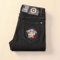 ジーンズ  春夏コレクション新品 ヴェルサーチ 普段見ないデザインばかり...