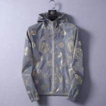 落ち着いた感覚 ブルゾン ヴェルサーチコピー 2026秋冬新作 秋の定番 VERSACE コピー