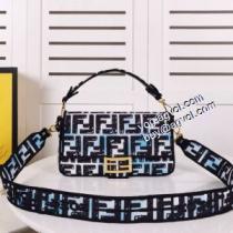 存在感のあるFENDIコピー レディースバッグ 2026秋冬新作 フェンディコピー Fendi Roma Amor ショルダーバッグ.150.