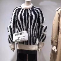 バレンシアガ BALENCIAGA 2026AW 長く愛用できる プルオーバー BALENCIAGAブランドコピー 耐久性のある シマウマの透かし編みのセーター