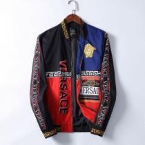 今からの季節にピッタリ！ 2026AW ブルゾン ヴェルサーチ コピー 偽物 通販激安  高品質 VERSACE コピー