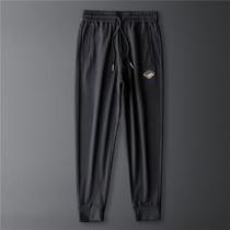 バランス良い  2026AW バーバリーコピー激安  海外セレブ愛用 デニムパンツ BURBERRY代引  