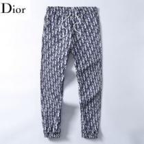  絶妙なルーズ感 2026AW  DIORブランド コピー 高級感ある  デニムパンツ