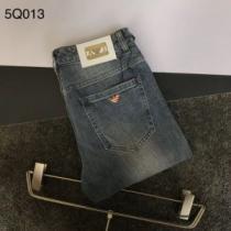  個性的なデザ 定番ボトム デニムパンツ アルマーニブランド コピー 2026AW