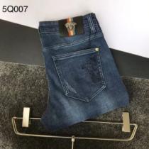 豊富なサイズ ヴェルサーチブランド コピー シンプル 2026AW  デニムパンツ