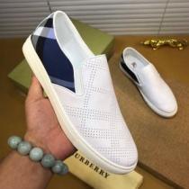 人気新品★超特価★ 2色可選2026AW 着脱の簡単なスリップオンタイプ スリップオン バーバリー BURBERRYブランドコピー