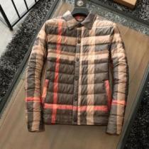 魅力ファッション ダウンジャケット 2026秋冬 バーバリー BURBERRYコピー ブランド 何にでも合わせ易く格好良く決まる 