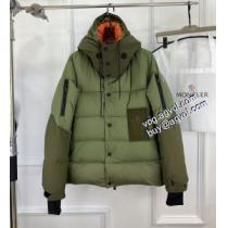 ダウンジャケット MONCLER モンクレール ブランドスーパーコピー 大絶賛の履き心地! 2026秋冬 厳しい寒さに耐える