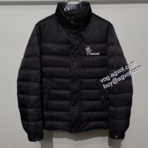 一味違うケーブル編みが魅力満点 モンクレール MONCLER 2026秋冬 高レベルの保温性 モンクレールブランドスーパーコピー ダウンジャケット